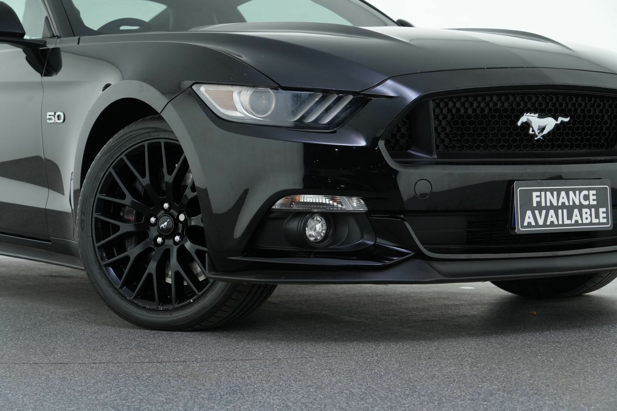 Ford Mustang image 2