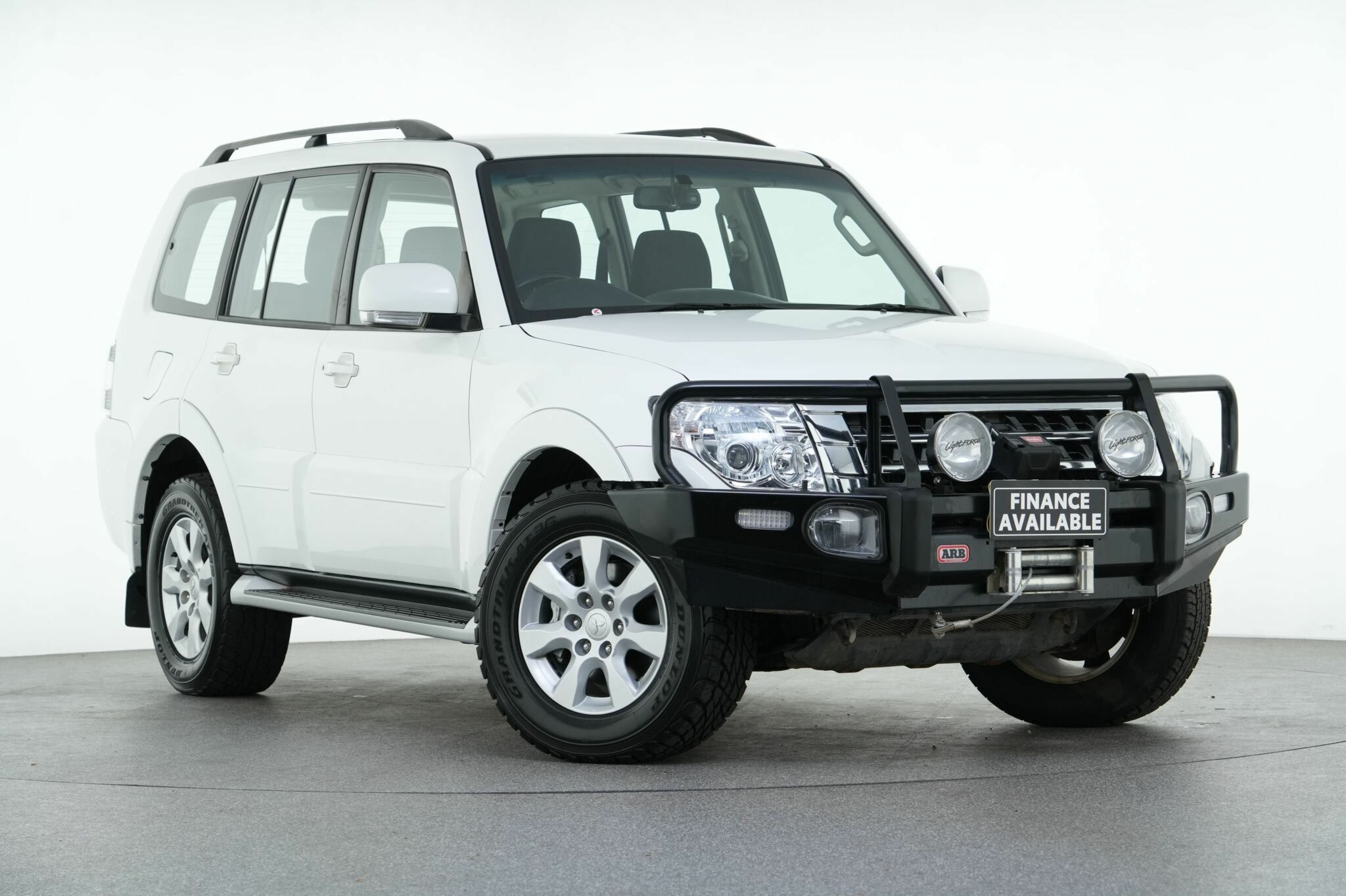 Mitsubishi Pajero image 1
