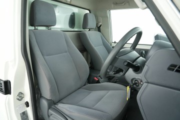 https://vehicle-cdn.autoleague.cloud/30641_U512645_12.jpg
