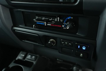https://vehicle-cdn.autoleague.cloud/30641_U512645_18.jpg