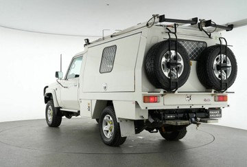 https://vehicle-cdn.autoleague.cloud/30641_U512645_5.jpg