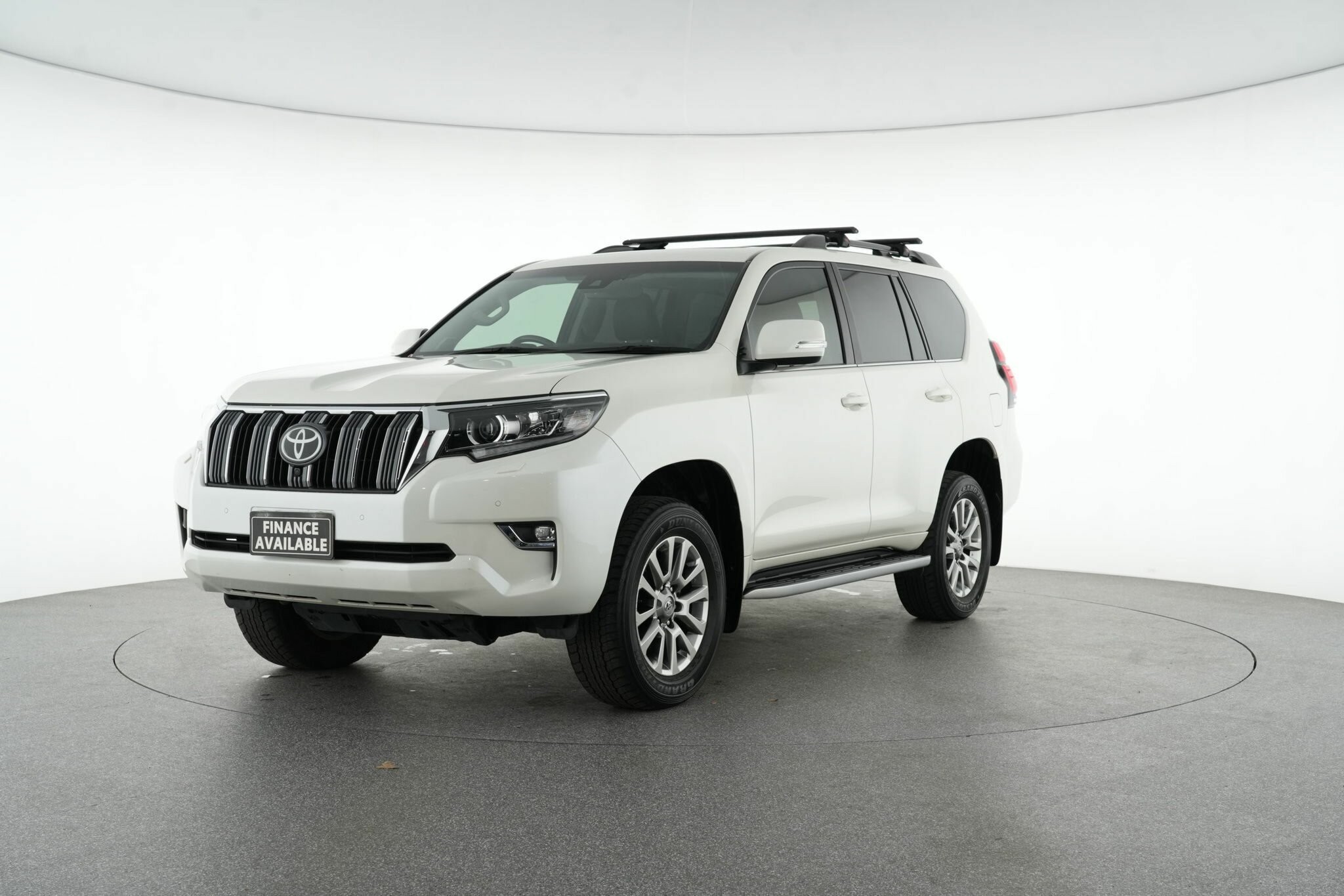 Toyota Landcruiser Prado image 4