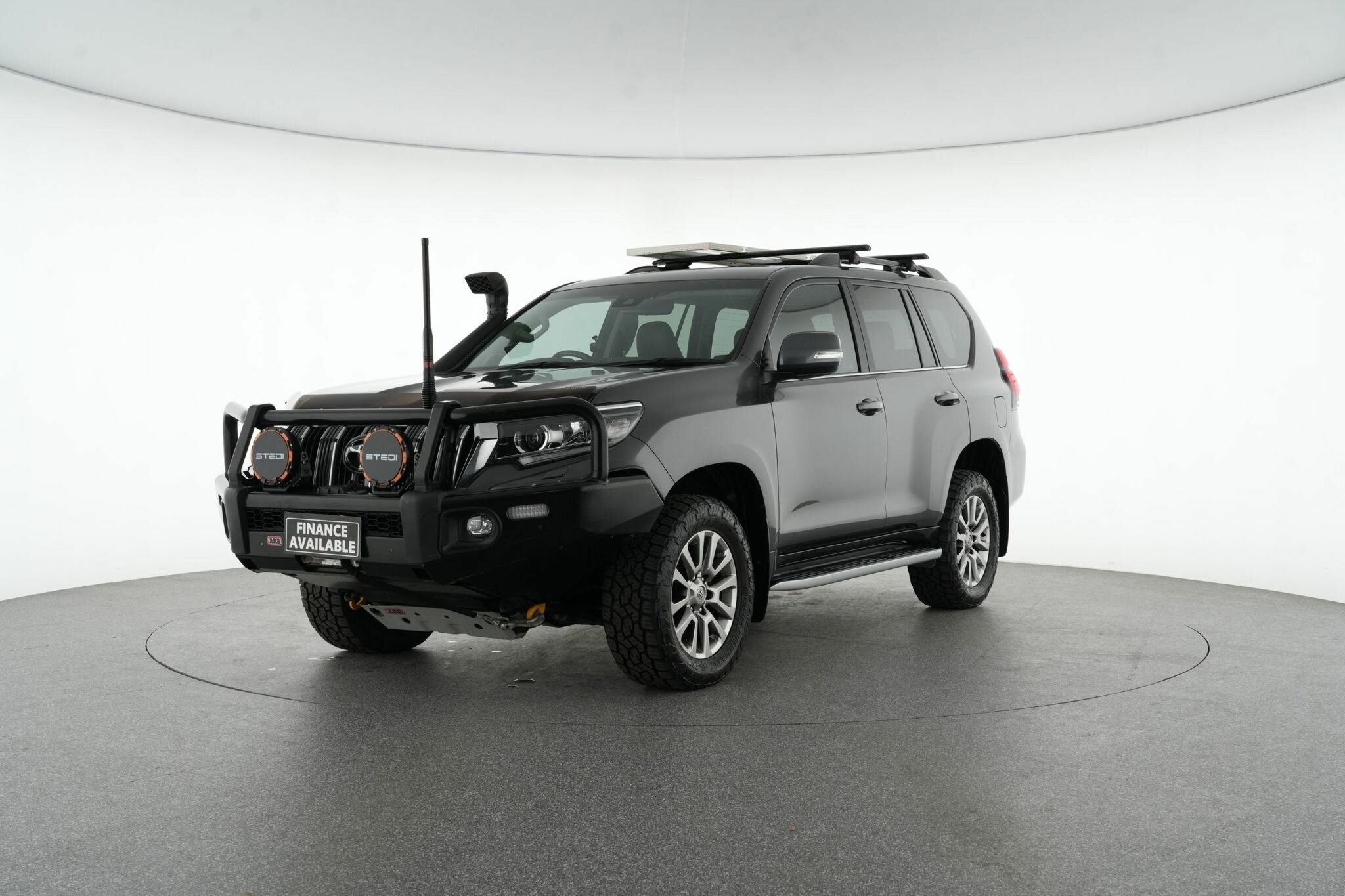 Toyota Landcruiser Prado image 4
