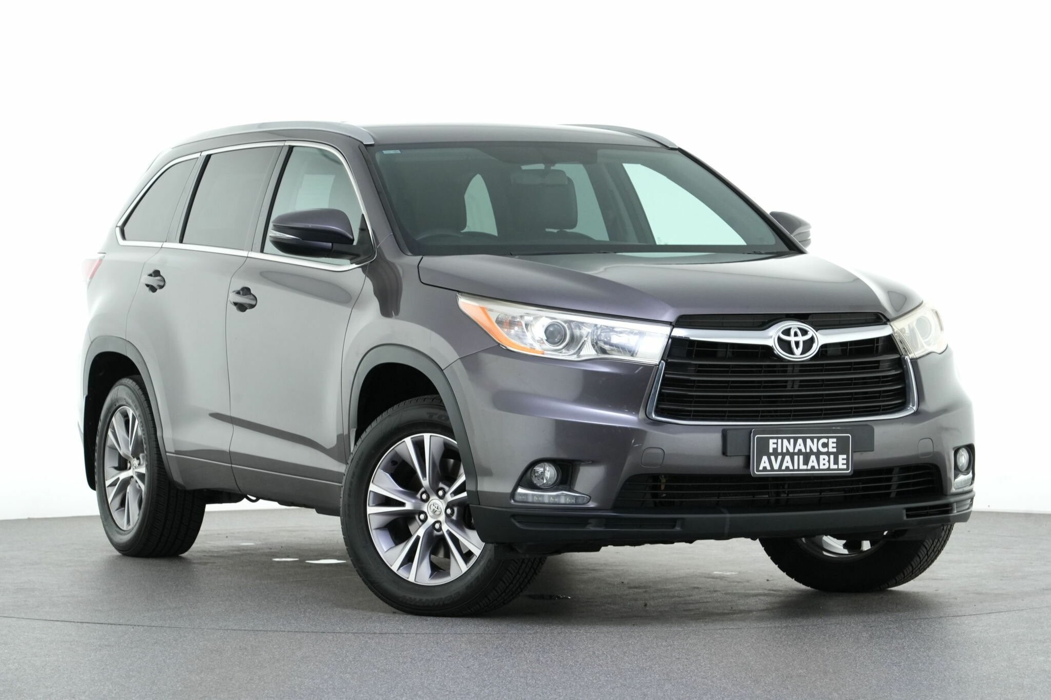 Toyota Kluger image 1