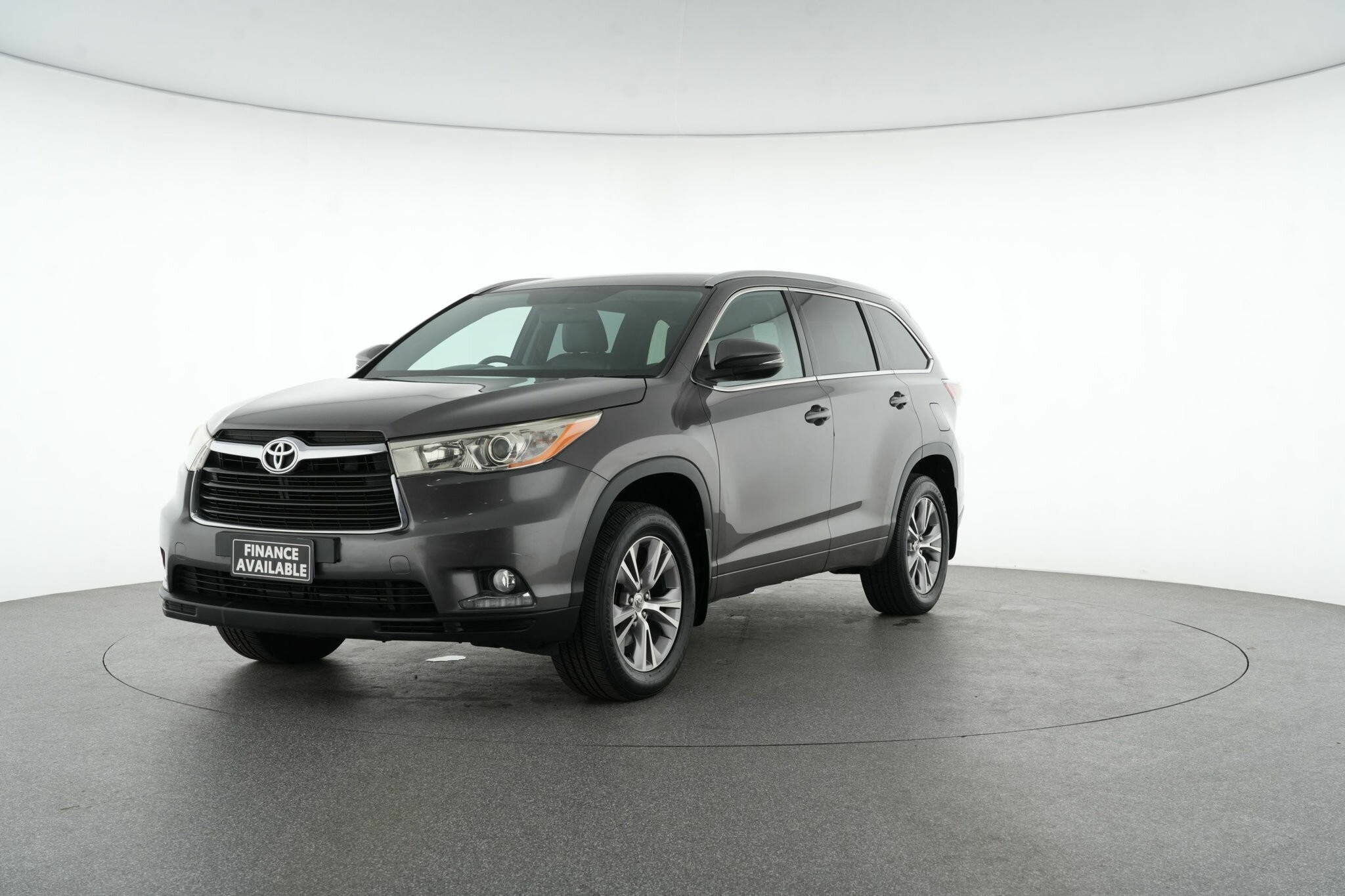 Toyota Kluger image 4