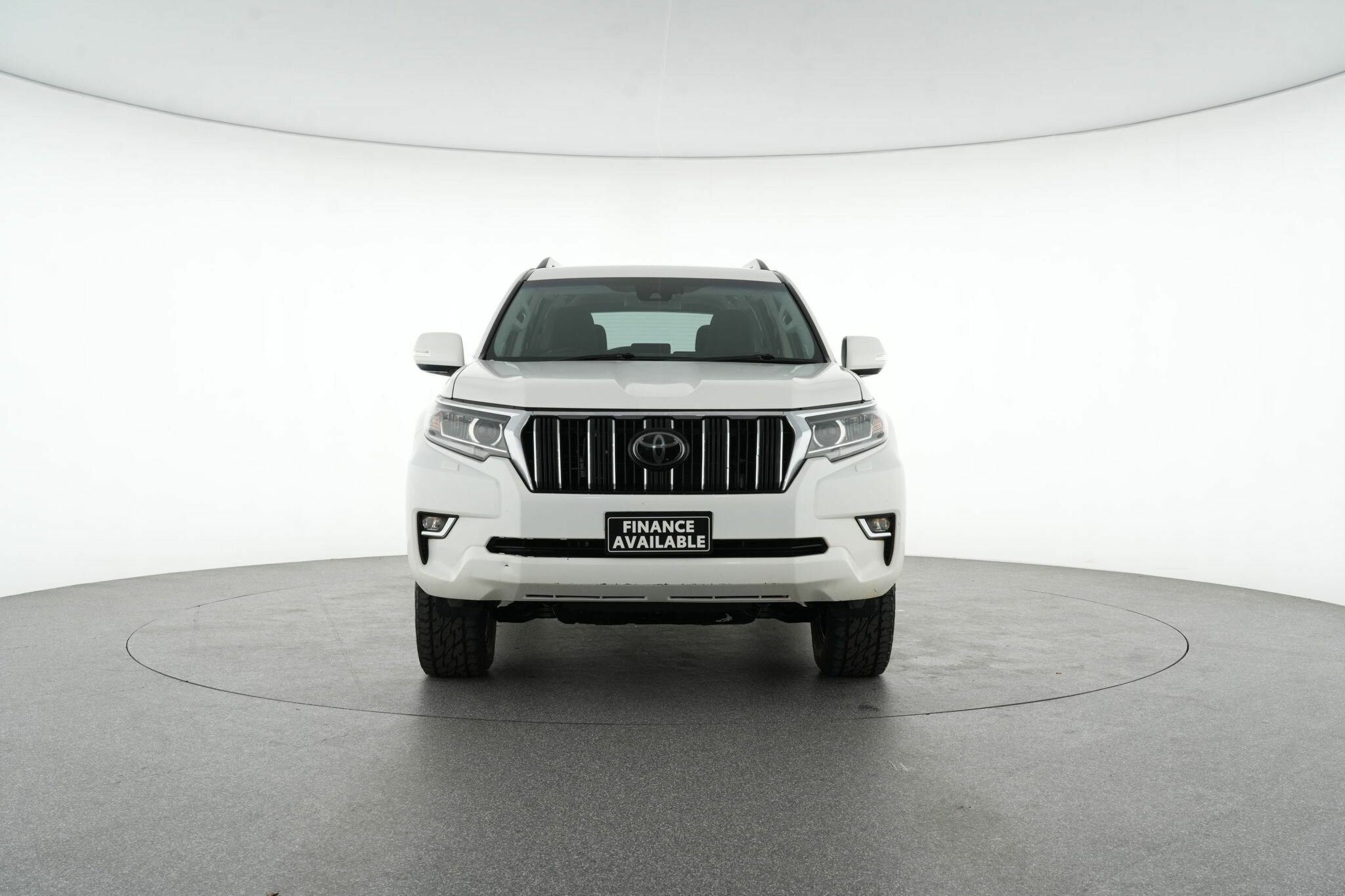 Toyota Landcruiser Prado image 3