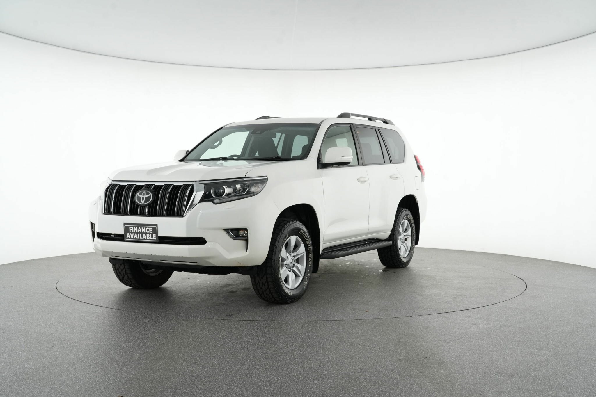 Toyota Landcruiser Prado image 4