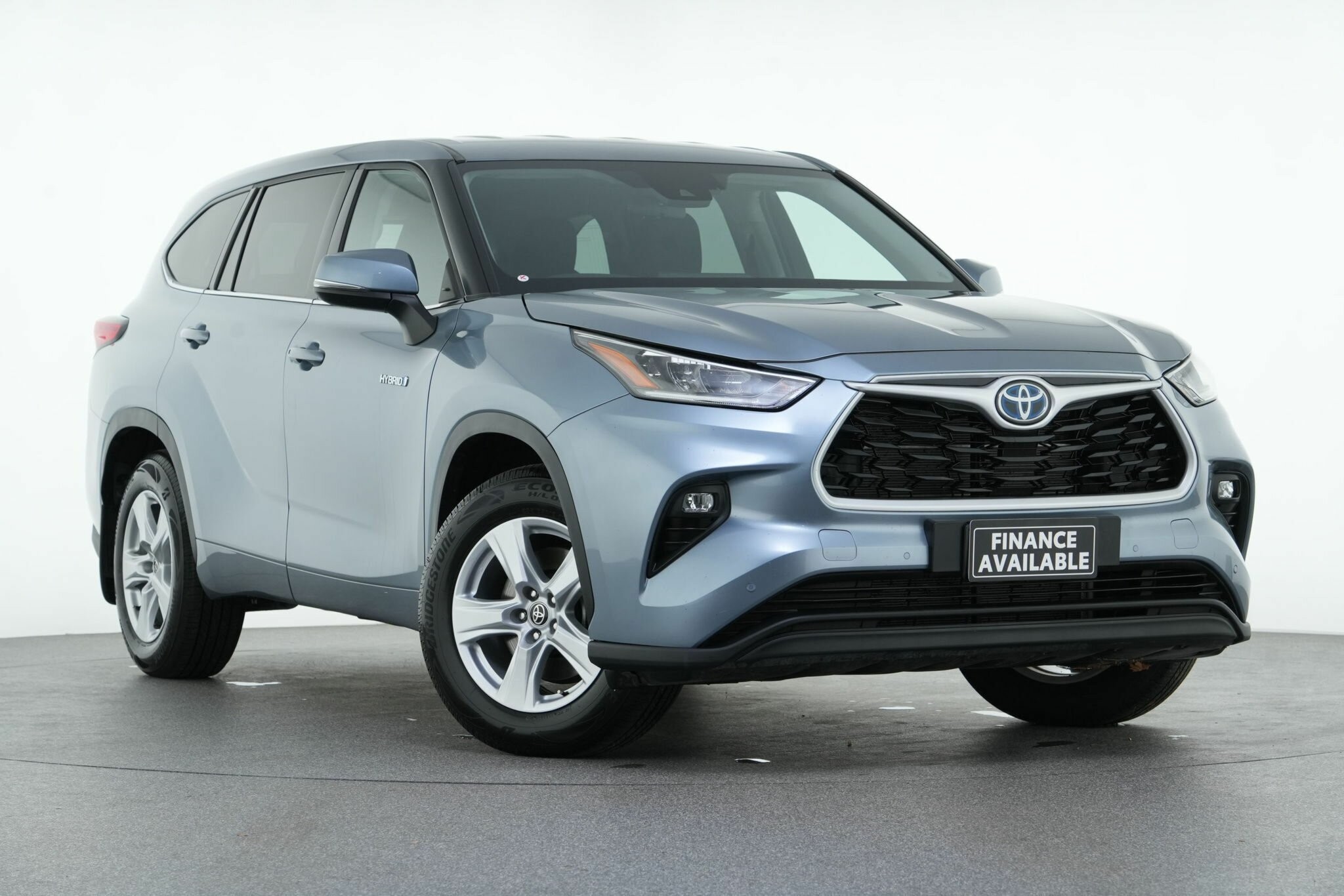 Toyota Kluger image 1