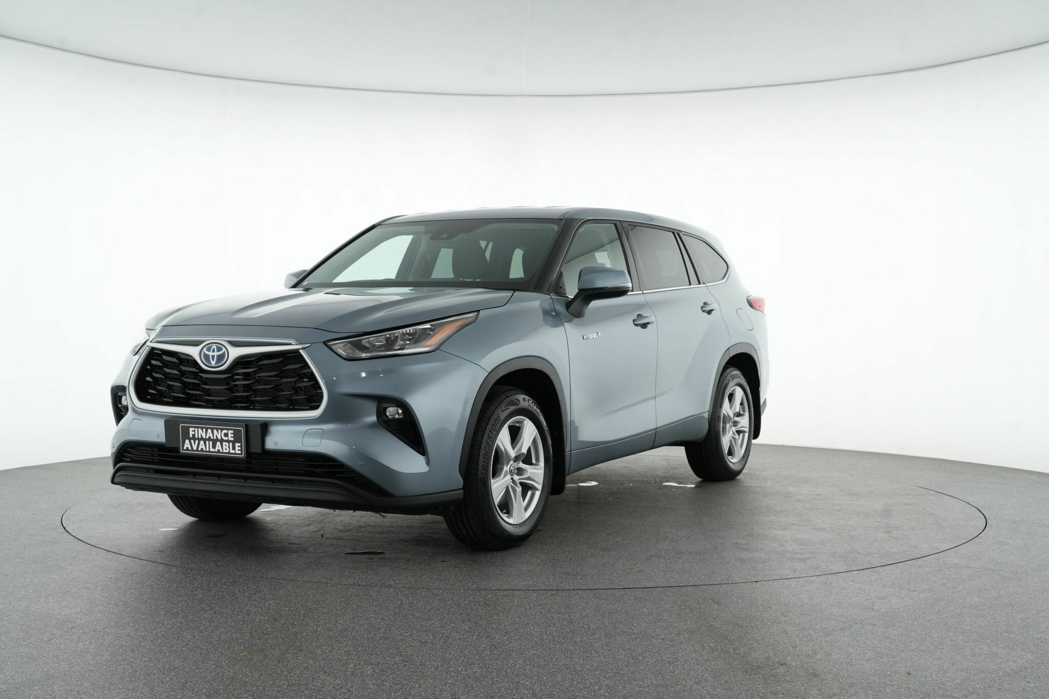 Toyota Kluger image 4