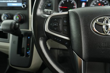 https://vehicle-cdn.autoleague.cloud/30641_U512703_15.jpg