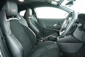 https://vehicle-cdn.autoleague.cloud/30641_U512705_15.jpg