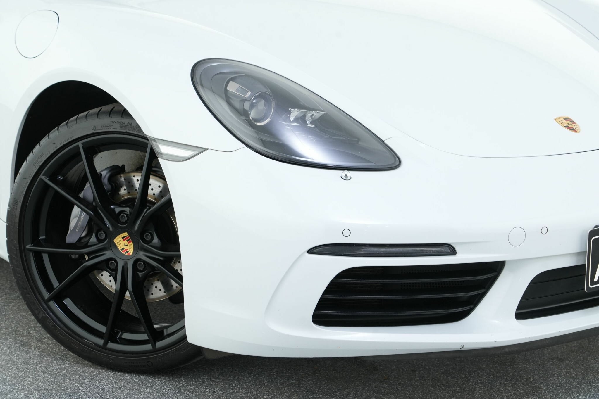 Porsche 718 image 2