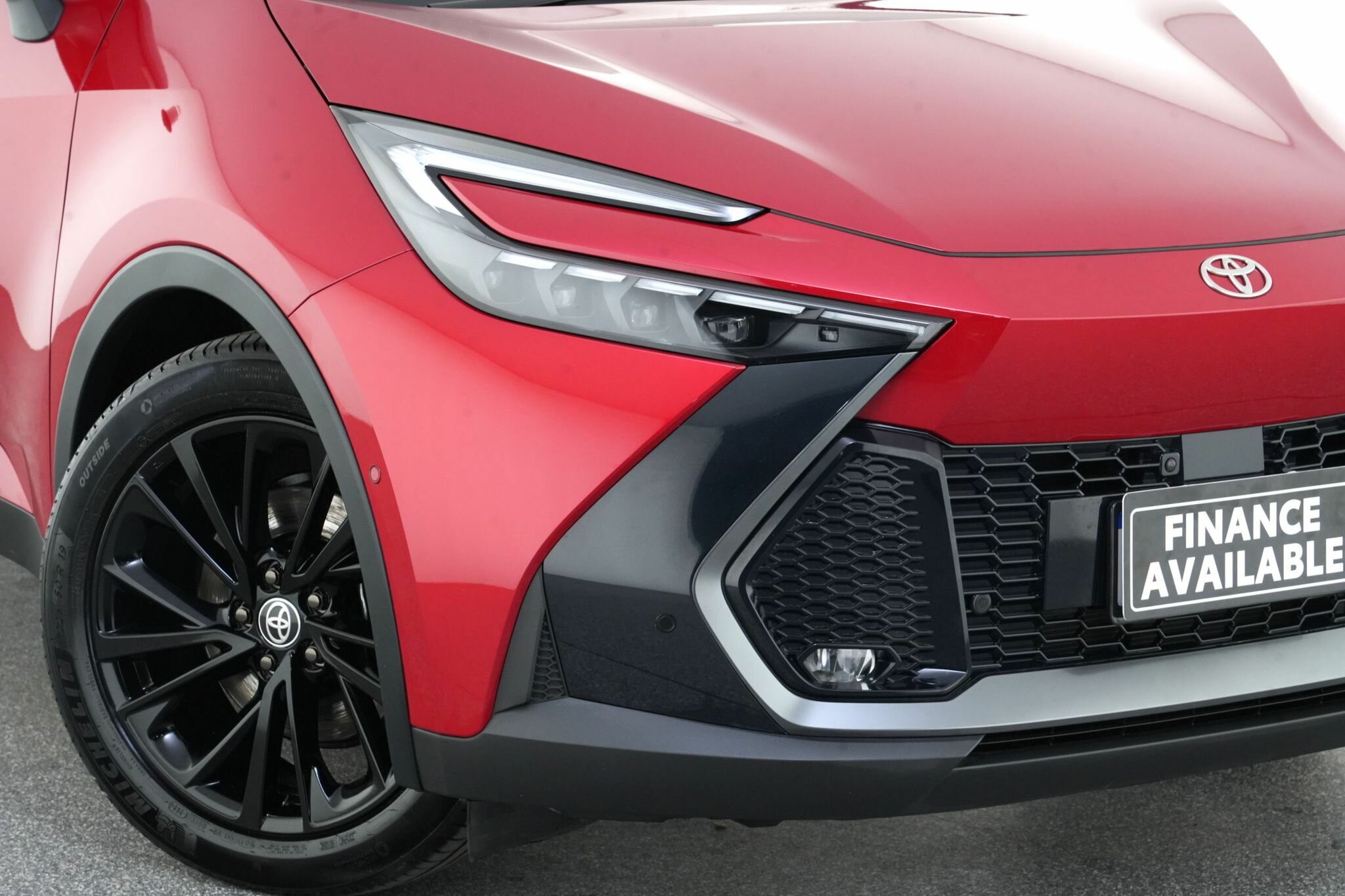 Toyota C-hr image 2