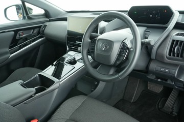 https://vehicle-cdn.autoleague.cloud/30641_U512719_15.jpg