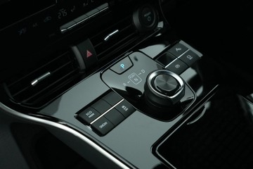 https://vehicle-cdn.autoleague.cloud/30641_U512719_26.jpg