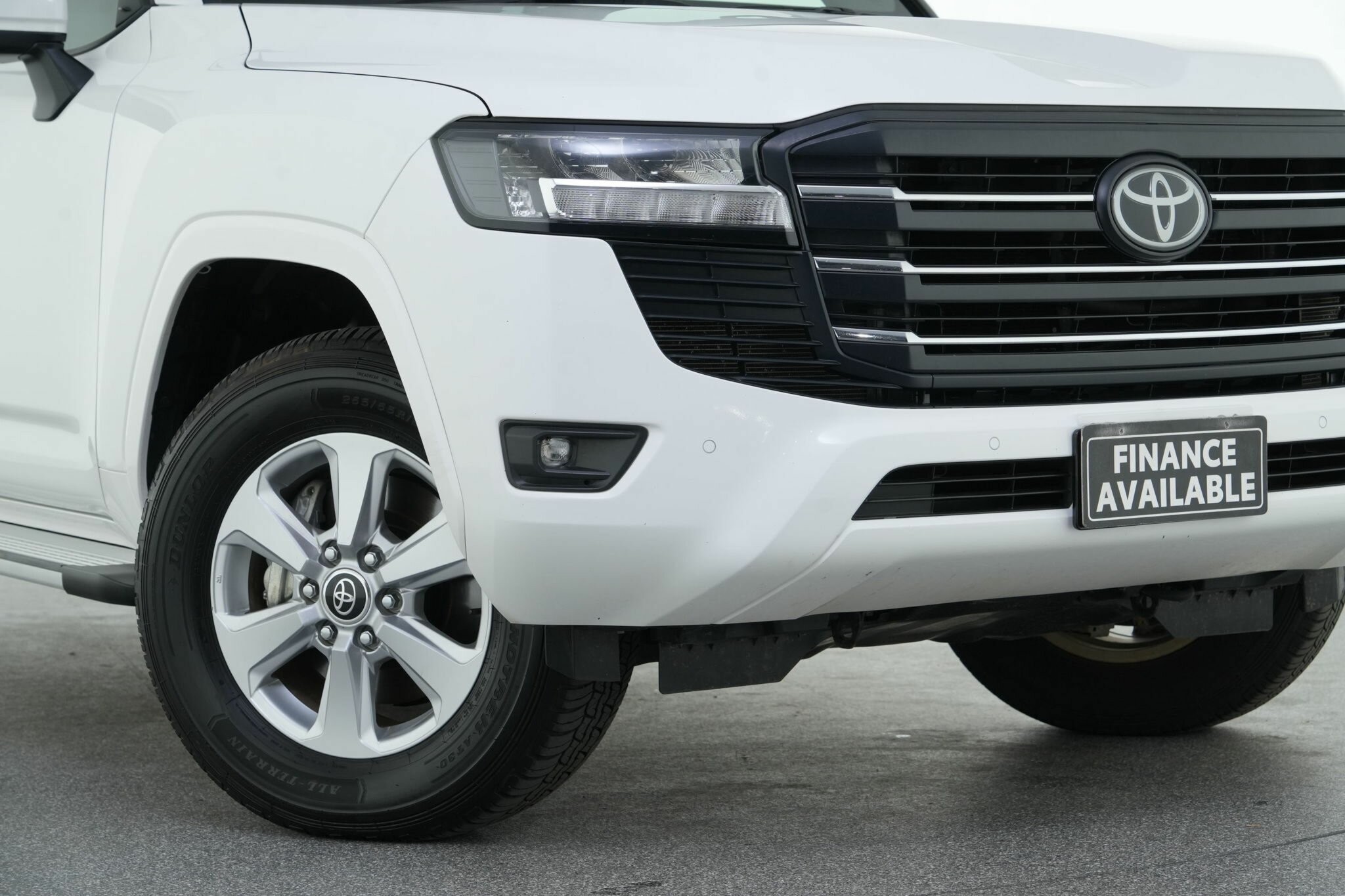 Toyota Landcruiser image 2