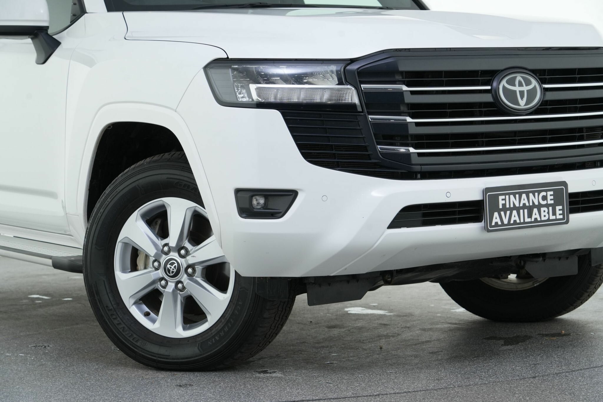 Toyota Landcruiser image 2