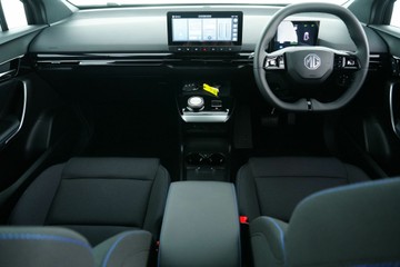 https://vehicle-cdn.autoleague.cloud/30641_U512747_13.jpg