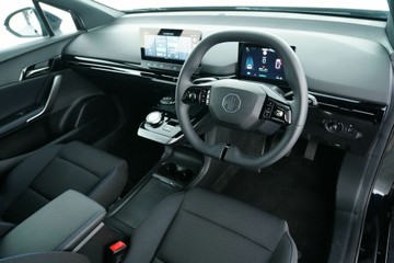 https://vehicle-cdn.autoleague.cloud/30641_U512747_15.jpg