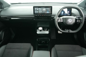 https://vehicle-cdn.autoleague.cloud/30641_U512748_11.jpg