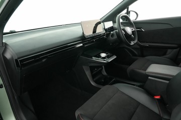 https://vehicle-cdn.autoleague.cloud/30641_U512748_25.jpg