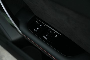 https://vehicle-cdn.autoleague.cloud/30641_U512752_15.jpg