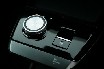 https://vehicle-cdn.autoleague.cloud/30641_U512752_23.jpg