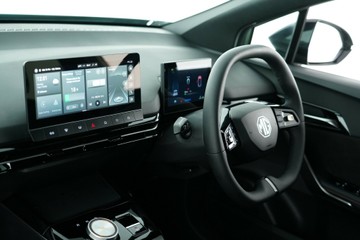 https://vehicle-cdn.autoleague.cloud/30641_U512752_25.jpg