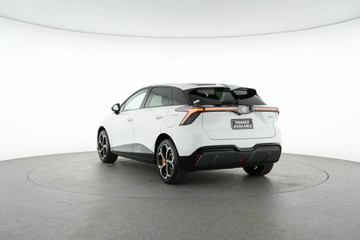 https://vehicle-cdn.autoleague.cloud/30641_U512754_5.jpg