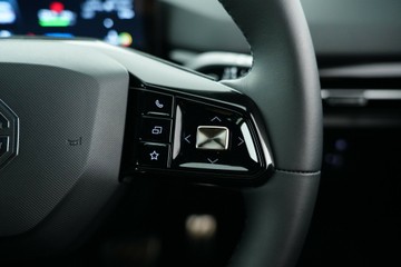 https://vehicle-cdn.autoleague.cloud/30641_U512755_18.jpg