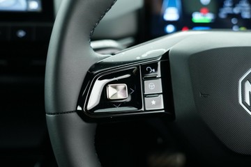 https://vehicle-cdn.autoleague.cloud/30641_U512755_20.jpg