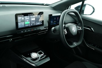https://vehicle-cdn.autoleague.cloud/30641_U512755_25.jpg