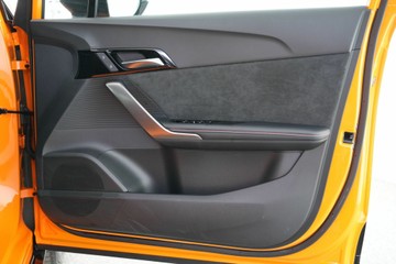 https://vehicle-cdn.autoleague.cloud/30641_U512756_14.jpg