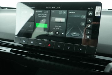 https://vehicle-cdn.autoleague.cloud/30641_U512758_21.jpg