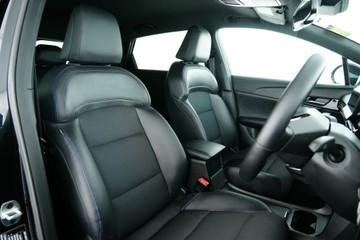 https://vehicle-cdn.autoleague.cloud/30641_U512759_15.jpg