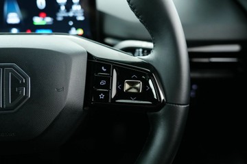 https://vehicle-cdn.autoleague.cloud/30641_U512759_17.jpg