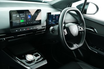 https://vehicle-cdn.autoleague.cloud/30641_U512759_24.jpg