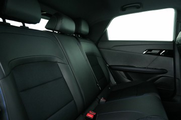 https://vehicle-cdn.autoleague.cloud/30641_U512760_11.jpg