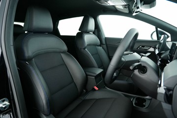 https://vehicle-cdn.autoleague.cloud/30641_U512760_15.jpg