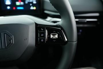https://vehicle-cdn.autoleague.cloud/30641_U512760_17.jpg