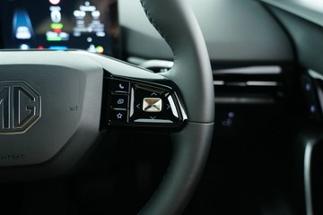 https://vehicle-cdn.autoleague.cloud/30641_U512761_19.jpg
