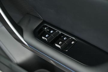 https://vehicle-cdn.autoleague.cloud/30641_U512762_17.jpg