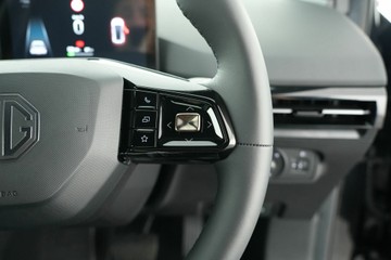 https://vehicle-cdn.autoleague.cloud/30641_U512762_20.jpg