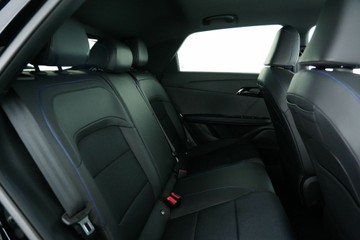 https://vehicle-cdn.autoleague.cloud/30641_U512763_15.jpg