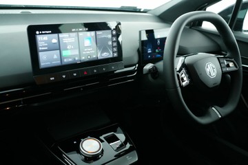 https://vehicle-cdn.autoleague.cloud/30641_U512763_28.jpg