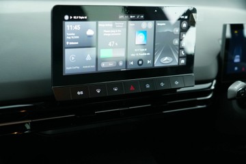 https://vehicle-cdn.autoleague.cloud/30641_U512763_29.jpg