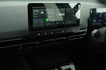 https://vehicle-cdn.autoleague.cloud/30641_U512764_25.jpg