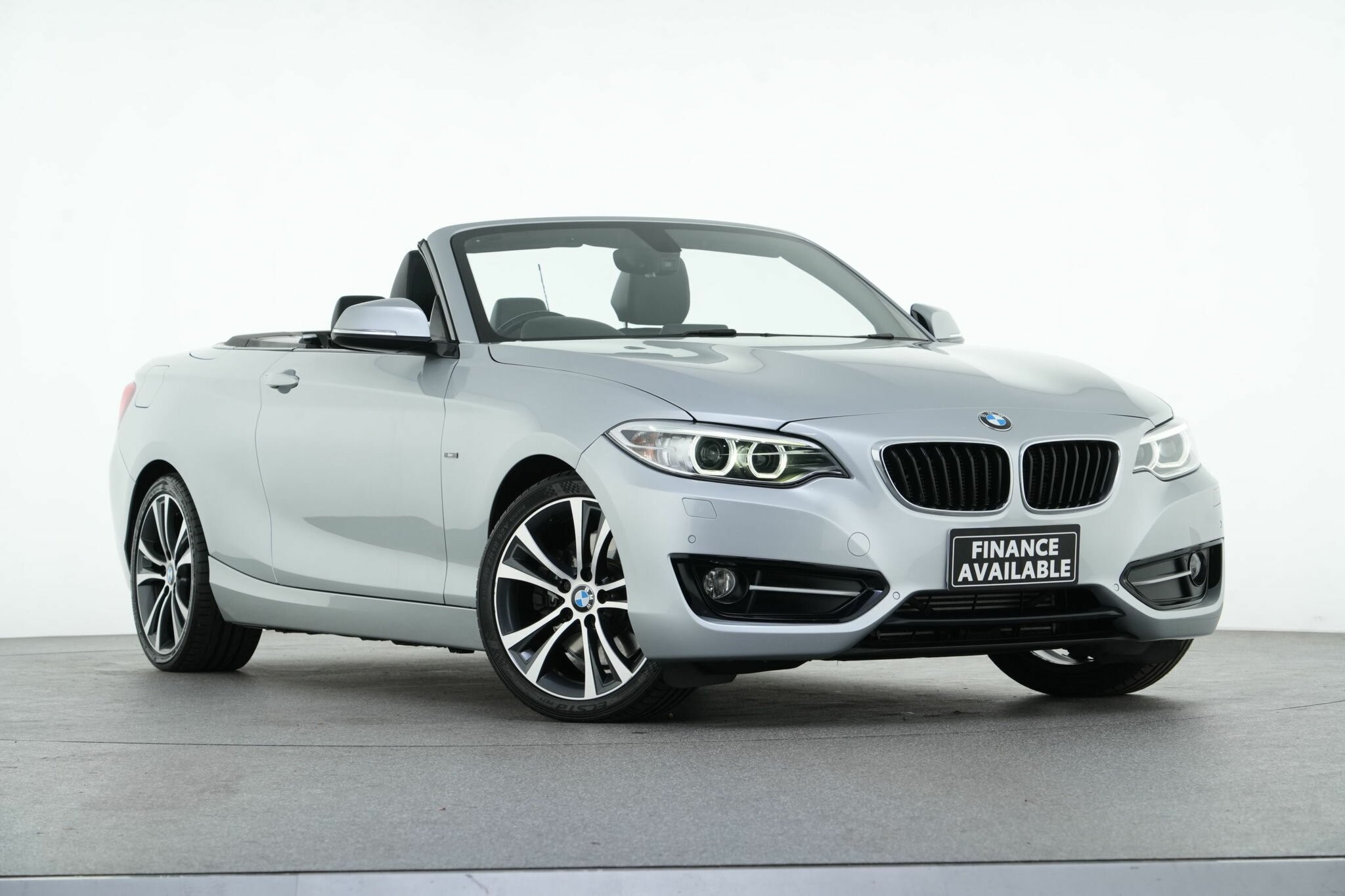 BMW 2 Series image 2
