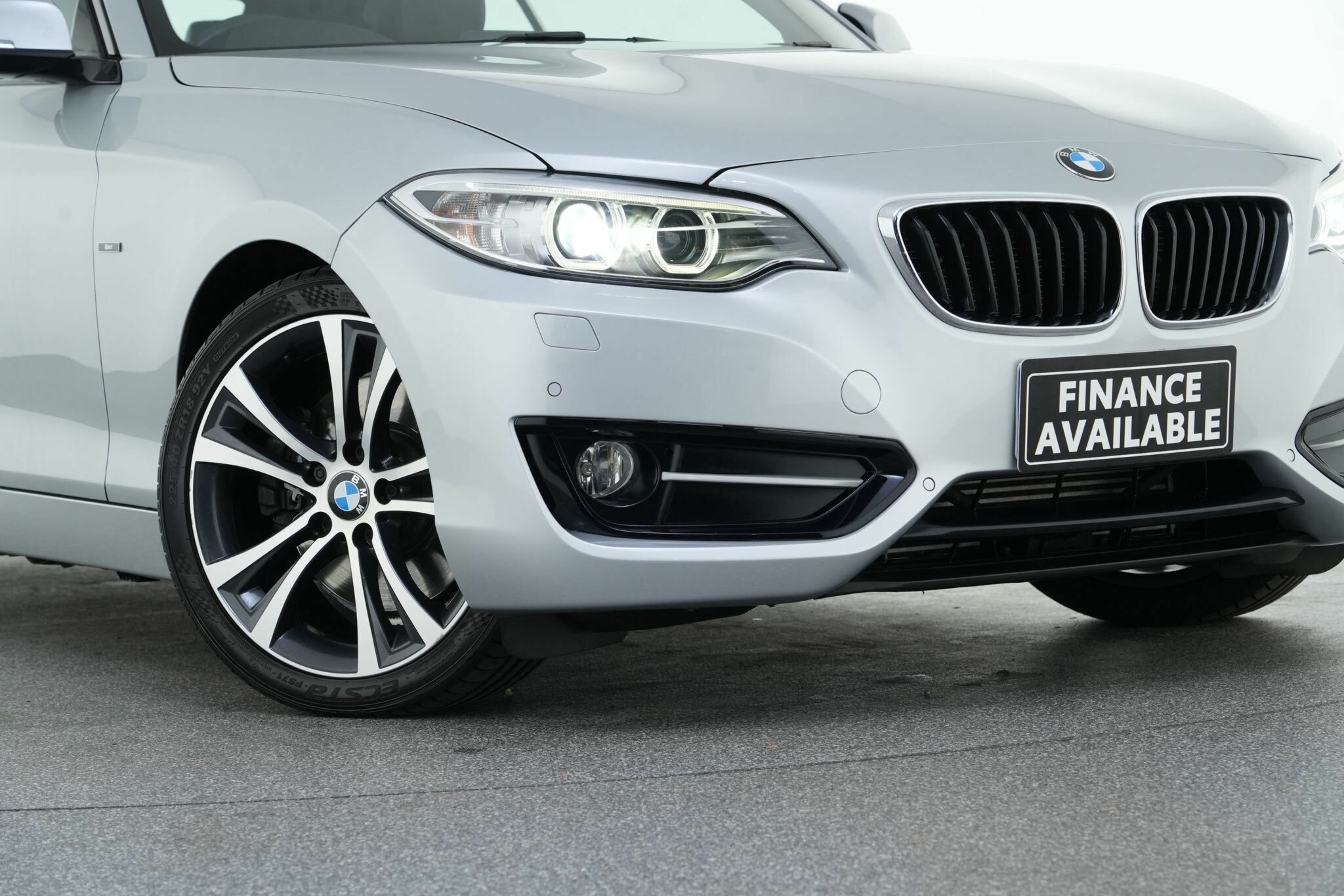 BMW 2 Series image 3
