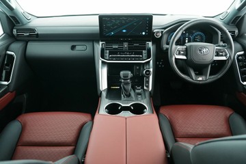 https://vehicle-cdn.autoleague.cloud/30641_U512796_16.jpg